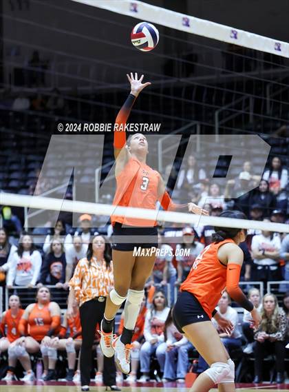 Thumbnail 1 in Johnson City vs. Wink (UIL 2A Volleyball Division I Final) photogallery.