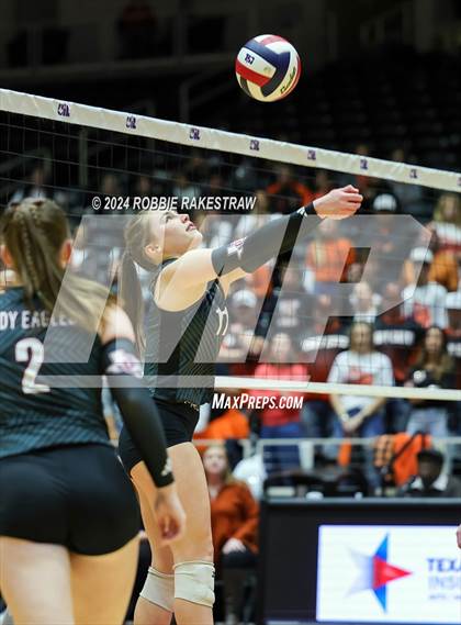 Thumbnail 1 in Johnson City vs. Wink (UIL 2A Volleyball Division I Final) photogallery.