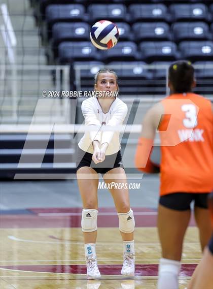 Thumbnail 3 in Johnson City vs. Wink (UIL 2A Volleyball Division I Final) photogallery.