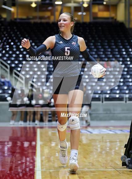 Thumbnail 3 in Johnson City vs. Wink (UIL 2A Volleyball Division I Final) photogallery.