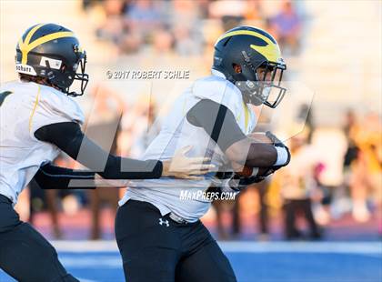 Thumbnail 1 in Del Oro @ Folsom photogallery.