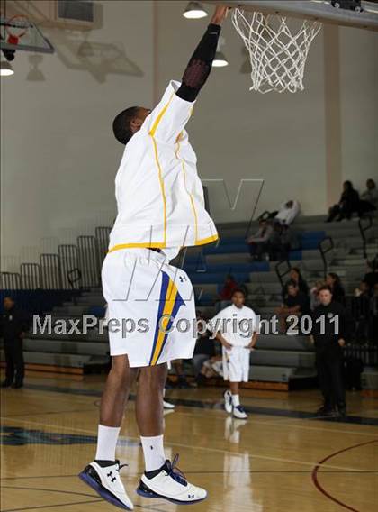 Thumbnail 1 in Crenshaw vs. Canyon (Burbank Tip-off Classic) photogallery.