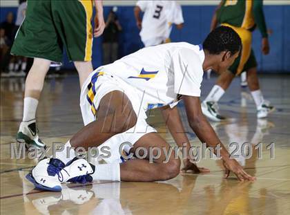 Thumbnail 3 in Crenshaw vs. Canyon (Burbank Tip-off Classic) photogallery.