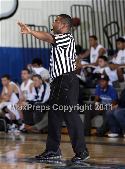Thumbnail 2 in Crenshaw vs. Canyon (Burbank Tip-off Classic) photogallery.