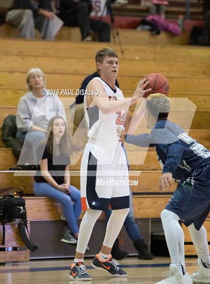 Thumbnail 3 in Legend vs. Pine Creek photogallery.