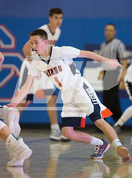 Thumbnail 3 in Legend vs. Pine Creek photogallery.