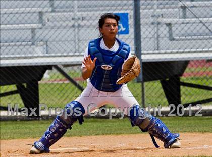 Thumbnail 2 in Clear Falls vs Bay City (UIL 4A Region 3 Bi-District Playoff) photogallery.