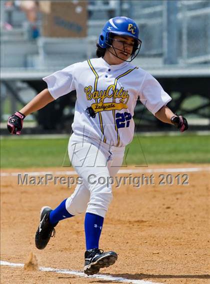 Thumbnail 2 in Clear Falls vs Bay City (UIL 4A Region 3 Bi-District Playoff) photogallery.