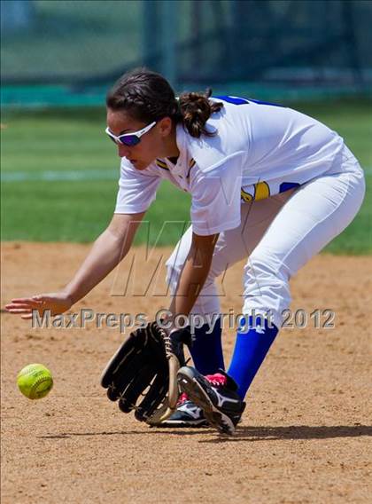 Thumbnail 3 in Clear Falls vs Bay City (UIL 4A Region 3 Bi-District Playoff) photogallery.