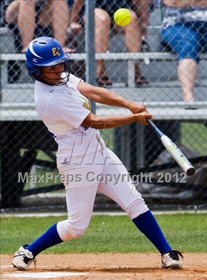 Thumbnail 3 in Clear Falls vs Bay City (UIL 4A Region 3 Bi-District Playoff) photogallery.