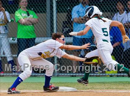 Thumbnail 1 in Clear Falls vs Bay City (UIL 4A Region 3 Bi-District Playoff) photogallery.