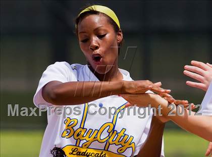 Thumbnail 1 in Clear Falls vs Bay City (UIL 4A Region 3 Bi-District Playoff) photogallery.