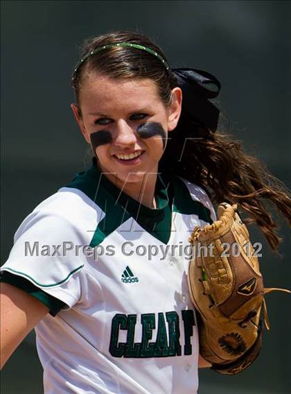 Thumbnail 1 in Clear Falls vs Bay City (UIL 4A Region 3 Bi-District Playoff) photogallery.