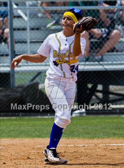 Thumbnail 3 in Clear Falls vs Bay City (UIL 4A Region 3 Bi-District Playoff) photogallery.