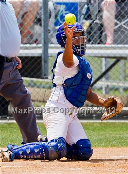 Thumbnail 3 in Clear Falls vs Bay City (UIL 4A Region 3 Bi-District Playoff) photogallery.