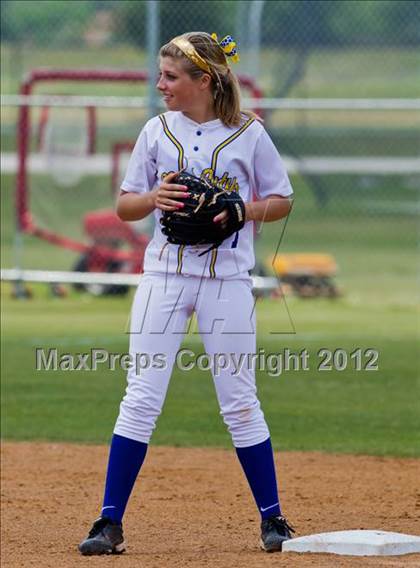 Thumbnail 2 in Clear Falls vs Bay City (UIL 4A Region 3 Bi-District Playoff) photogallery.