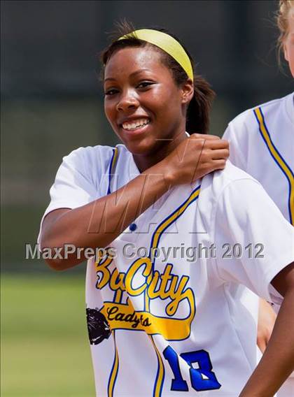 Thumbnail 3 in Clear Falls vs Bay City (UIL 4A Region 3 Bi-District Playoff) photogallery.