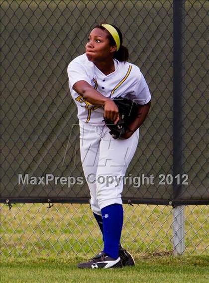 Thumbnail 1 in Clear Falls vs Bay City (UIL 4A Region 3 Bi-District Playoff) photogallery.