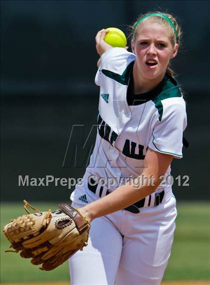 Thumbnail 1 in Clear Falls vs Bay City (UIL 4A Region 3 Bi-District Playoff) photogallery.