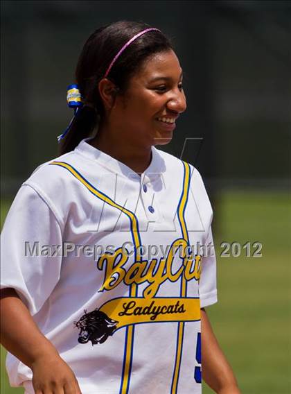 Thumbnail 1 in Clear Falls vs Bay City (UIL 4A Region 3 Bi-District Playoff) photogallery.