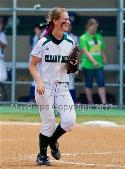 Thumbnail 1 in Clear Falls vs Bay City (UIL 4A Region 3 Bi-District Playoff) photogallery.