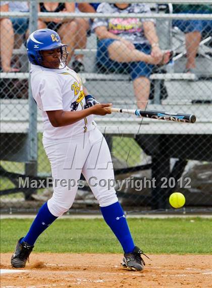 Thumbnail 1 in Clear Falls vs Bay City (UIL 4A Region 3 Bi-District Playoff) photogallery.