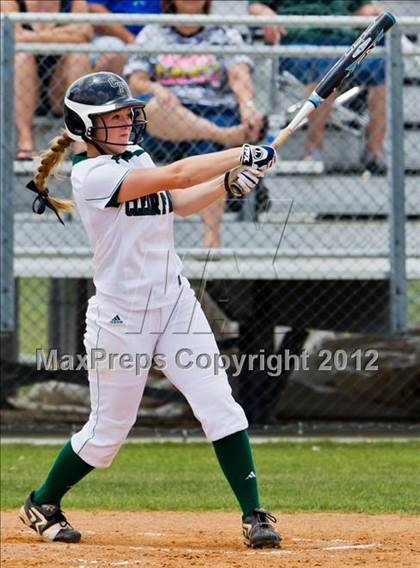 Thumbnail 2 in Clear Falls vs Bay City (UIL 4A Region 3 Bi-District Playoff) photogallery.