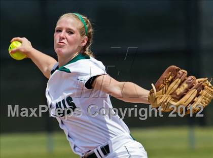 Thumbnail 3 in Clear Falls vs Bay City (UIL 4A Region 3 Bi-District Playoff) photogallery.