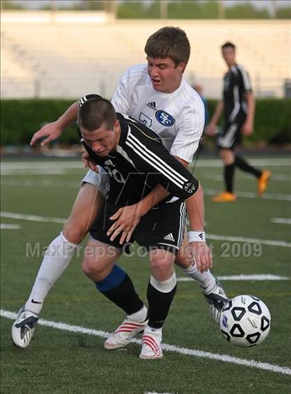 Thumbnail 3 in Roswell vs South Forsyth (5A Playoff - Round 2) photogallery.
