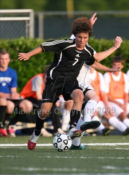 Thumbnail 2 in Roswell vs South Forsyth (5A Playoff - Round 2) photogallery.