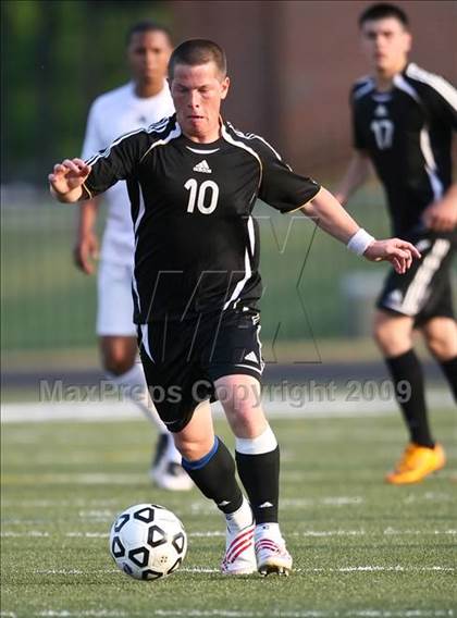 Thumbnail 1 in Roswell vs South Forsyth (5A Playoff - Round 2) photogallery.