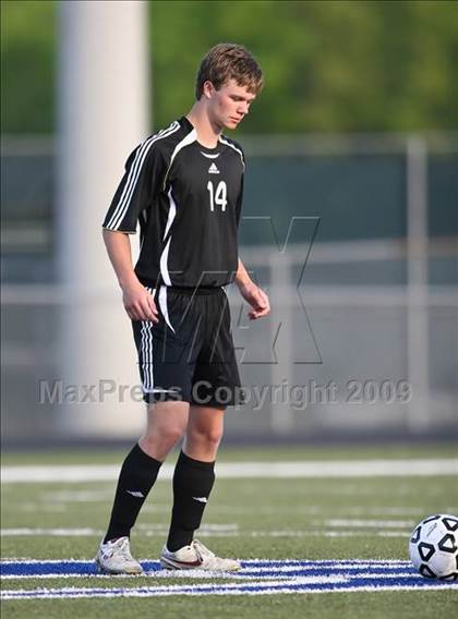 Thumbnail 3 in Roswell vs South Forsyth (5A Playoff - Round 2) photogallery.