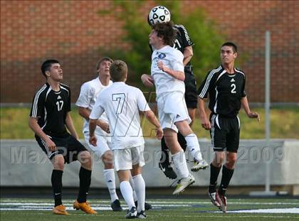 Thumbnail 3 in Roswell vs South Forsyth (5A Playoff - Round 2) photogallery.