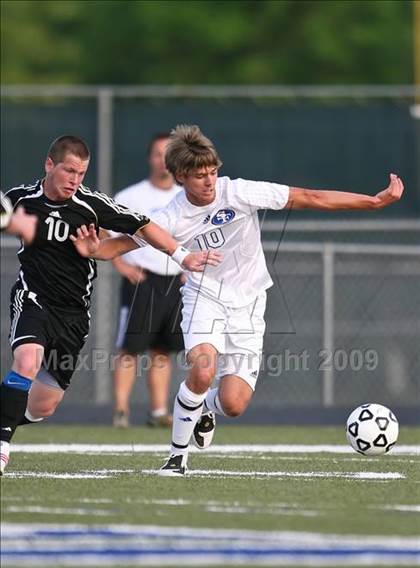 Thumbnail 1 in Roswell vs South Forsyth (5A Playoff - Round 2) photogallery.
