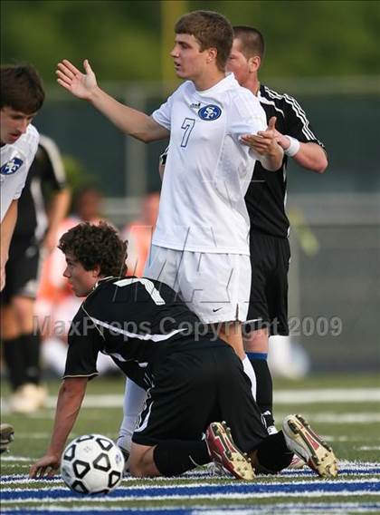 Thumbnail 2 in Roswell vs South Forsyth (5A Playoff - Round 2) photogallery.