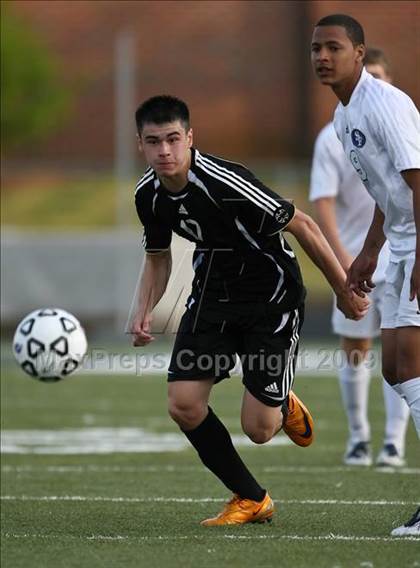 Thumbnail 2 in Roswell vs South Forsyth (5A Playoff - Round 2) photogallery.