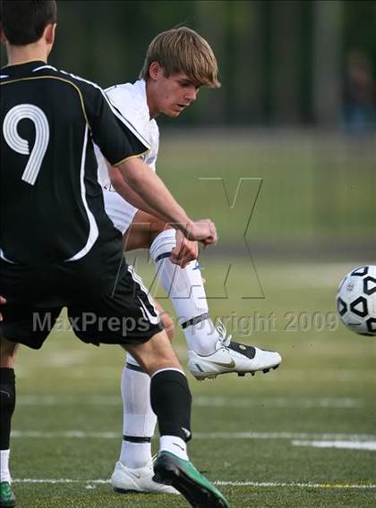 Thumbnail 3 in Roswell vs South Forsyth (5A Playoff - Round 2) photogallery.