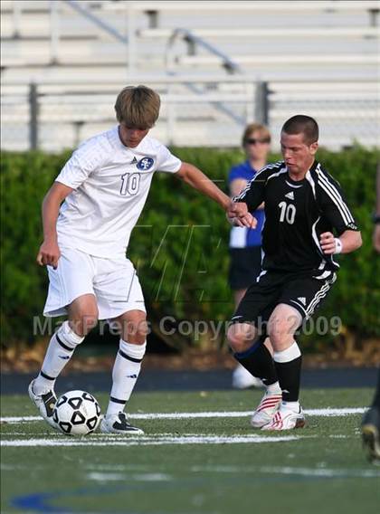 Thumbnail 1 in Roswell vs South Forsyth (5A Playoff - Round 2) photogallery.