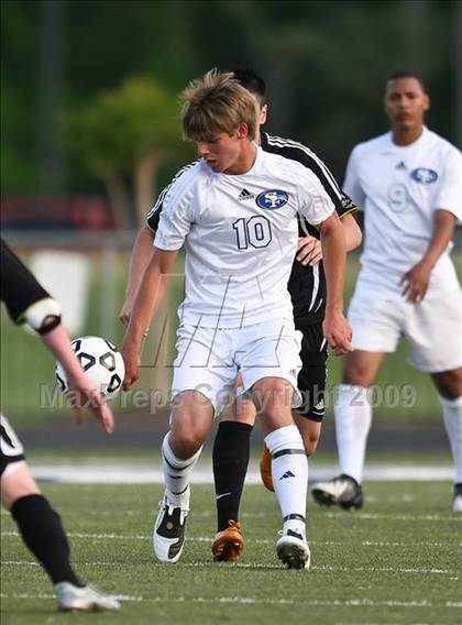 Thumbnail 1 in Roswell vs South Forsyth (5A Playoff - Round 2) photogallery.