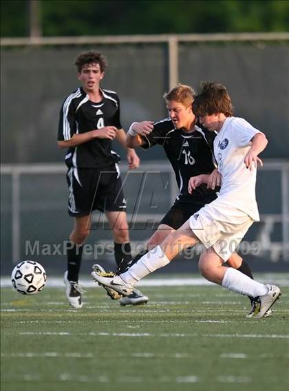 Thumbnail 3 in Roswell vs South Forsyth (5A Playoff - Round 2) photogallery.