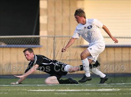 Thumbnail 1 in Roswell vs South Forsyth (5A Playoff - Round 2) photogallery.