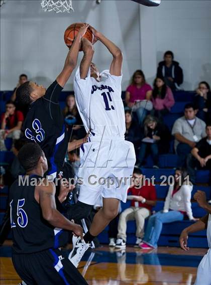 Thumbnail 1 in Humble vs. Dekaney (McDonald's Texas Invitational) photogallery.