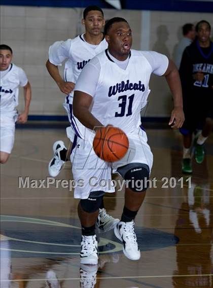 Thumbnail 1 in Humble vs. Dekaney (McDonald's Texas Invitational) photogallery.