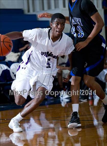 Thumbnail 1 in Humble vs. Dekaney (McDonald's Texas Invitational) photogallery.