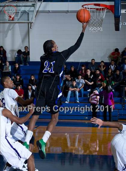 Thumbnail 3 in Humble vs. Dekaney (McDonald's Texas Invitational) photogallery.