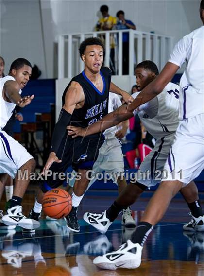 Thumbnail 3 in Humble vs. Dekaney (McDonald's Texas Invitational) photogallery.