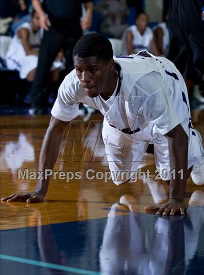 Thumbnail 1 in Humble vs. Dekaney (McDonald's Texas Invitational) photogallery.