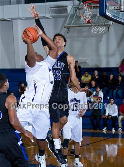 Thumbnail 2 in Humble vs. Dekaney (McDonald's Texas Invitational) photogallery.