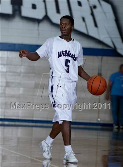 Thumbnail 1 in Humble vs. Dekaney (McDonald's Texas Invitational) photogallery.