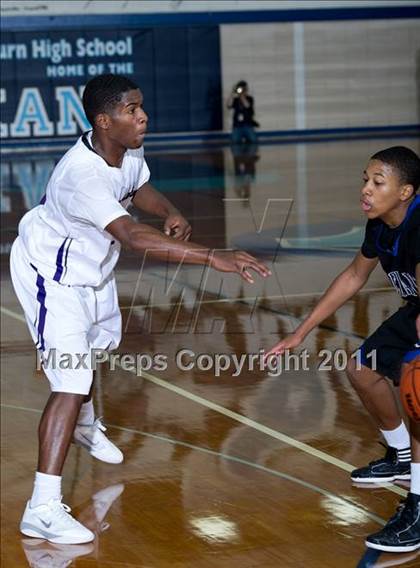 Thumbnail 1 in Humble vs. Dekaney (McDonald's Texas Invitational) photogallery.